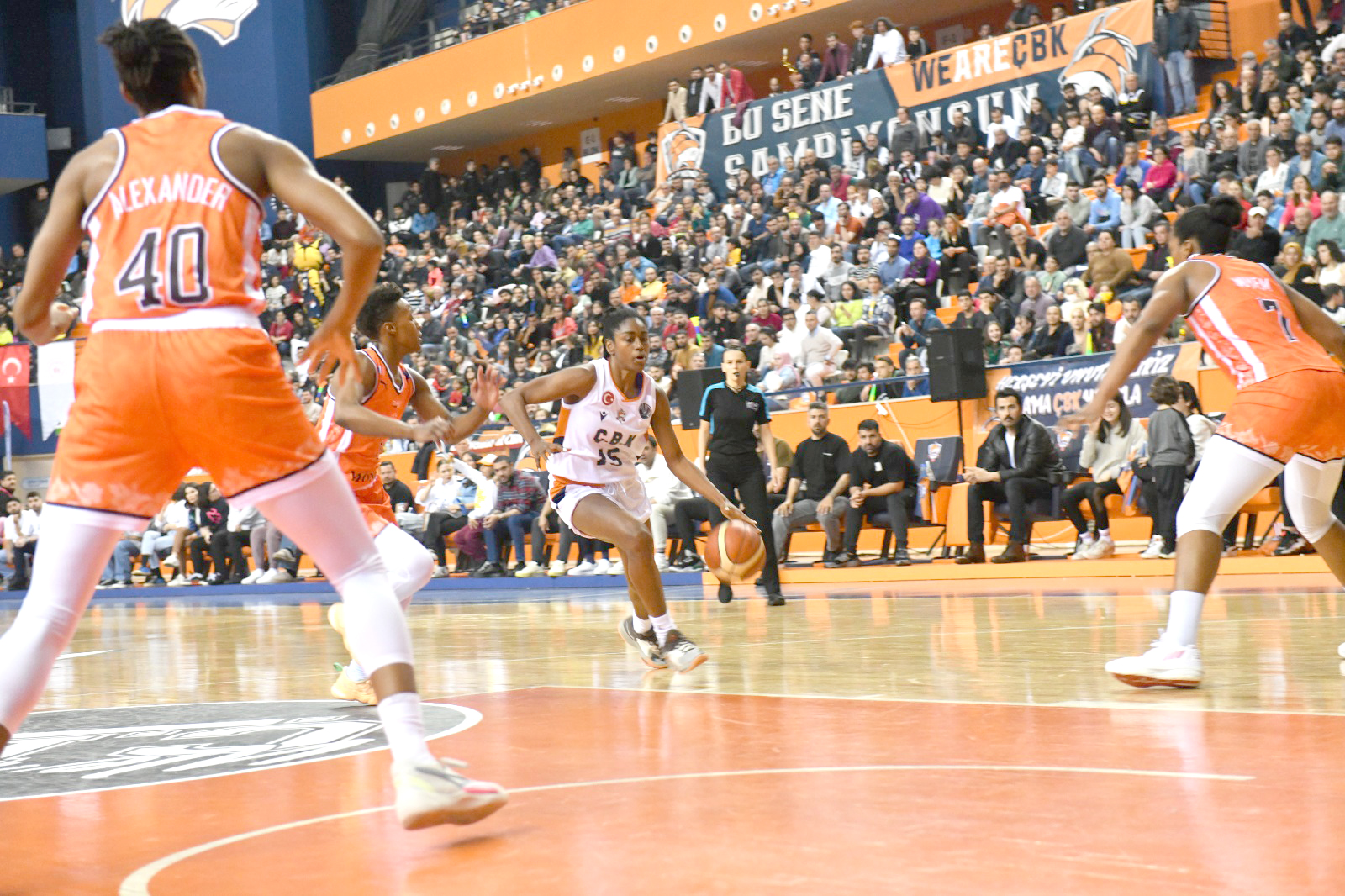 FIBA Kadınlar EuroLeague çeyrek