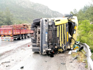 Tarsus’ta trafik kazasında 5 kişi yaralandı