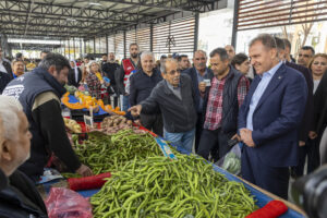 BAŞKAN SEÇER, BÜYÜKŞEHİR TARAFINDAN YAPIMI TAMAMLANAN ÇİFTLİKKÖY KAPALI PAZAR YERİ’Nİ ZİYARET ETTİ