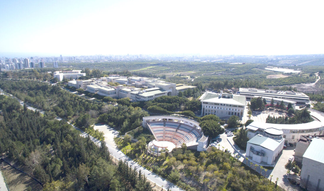 Mersin Üniversitesi Rektörü Prof.