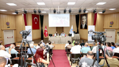 DENİZ KARAKUŞ Akdeniz Belediyesi Eş Başkanları Hoşyar Sarıyıldız ve Nuriye