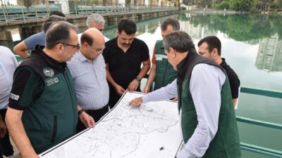Heyet, ilk olarak Seyhan Regülatörü’nü ziyaret ederek burada yapılan çalışmaları