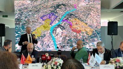 “Demir yollarının önüne de OSB kara terminali düşünüyoruz. Yaklaşık 250