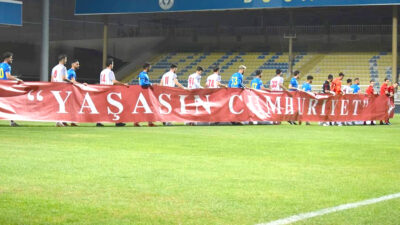 DENİZ KARAKUŞ TFF 2.Lig Kırmızı Grup’un 9. haftasında Bucaspor evinde