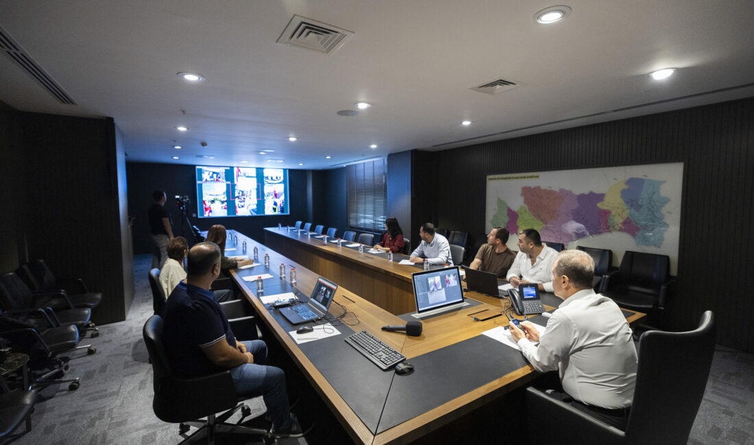 Mersin Büyükşehir Belediye Başkanı Vahap Seçer, canlı bağlantı yolu ile