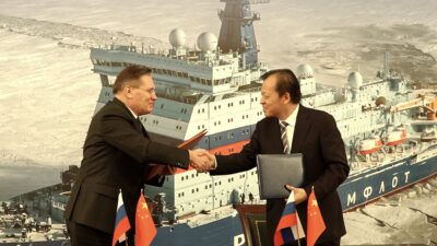 Toplantı St. Petersburg‘da bulunan Tavrichesky Sarayı’nda gerçekleştirildi   Rusya-Çin Hükümet