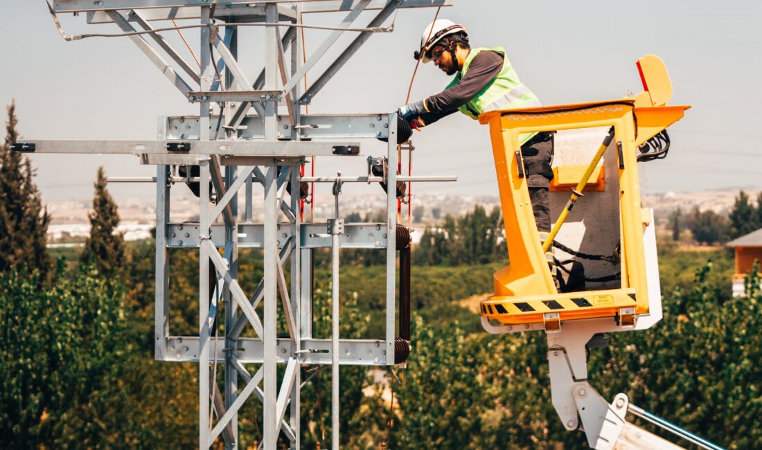 Kesintisiz ve sürdürülebilir enerji hizmeti sunma hedefiyle çalışmalarını yürüten Toroslar