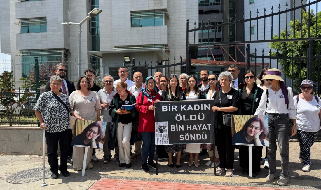 Derya öğretmeni katleden meslektaşı, ağırlaştırılmış müebbetle yargılanmaya başladı Mersin’in Erdemli ilçesinde 47 yaşındaki 2 çocuk annesi öğretmeni öldüren