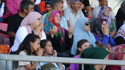 Mersin‘in Erdemli ilçesinde 41 mahalle takımı, bine yakın sporcunun katılımıyla