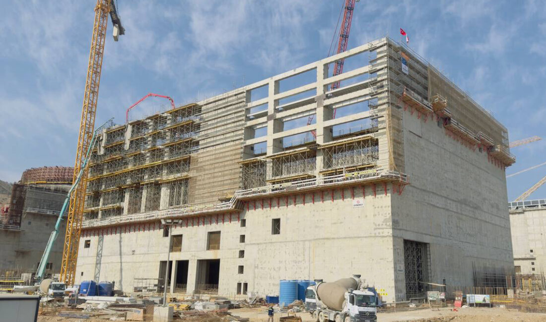 AKKUYU NGS’NİN 3’ÜNCÜ GÜÇ ÜNİTESİ’NE AİT TÜRBİN BİNASI’NDA DUVAR BETONLAMA ÇALIŞMALARI TAMAMLANDI Rusya Devlet Nükleer Enerji Kuruluşu Rosatom tarafından inşa edilen Akkuyu