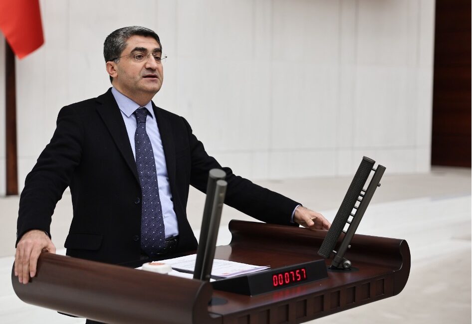 “YEŞİLOVACIK’A KIYMAYIN!” DEVA Partisi Genel Başkan Yardımcısı ve Mersin Milletvekili Mehmet Emin