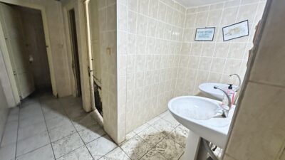 TAŞUCU’NDAKİ UMUMİ TUVALET MİKROP SAÇIYOR!