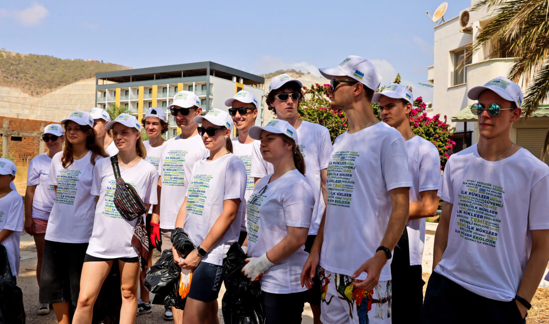 AKKUYU NÜKLEER A.Ş. Çalışanları, Aileleriyle Birlikte Büyükeceli Plajı’nı Temizledi AKKUYU NÜKLEER A.Ş. çalışanları, çalışanların aileleri, şirketin Gençlik Konseyi, Rosatom’un
