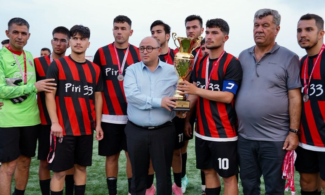 ŞAMPİYON GÜNEYLİSPOR Erdemli Belediyesi’nin ev sahipliğinde geleneksel olarak düzenlenen 20. Mahalleler Arası