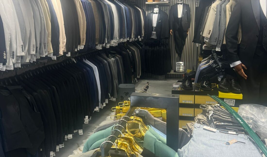 500 LİRALIK MALI BİN LİRAYA SATMIYORUZ! (ÖZEL RÖPORTAJ) Mersin’de ‘Hazır Giyim-Tekstil Sektörü’nün Ne Durumda’ olduğunu çarşı esnafına sorduk.