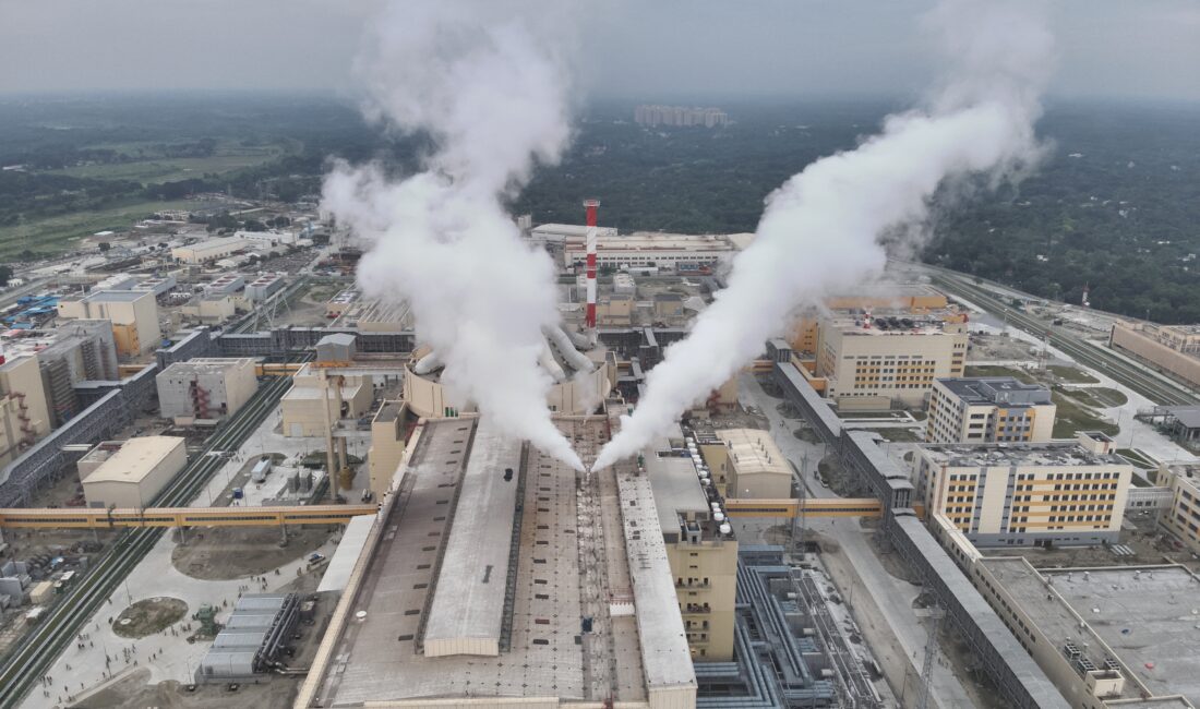 Bangladeş’te Bulunan Ruppur NGS’de Çalışmalar Hız Kazandı Santralin 1. Güç Ünitesi’nde türbin bölmesindeki buhar boru hatlarından buhar