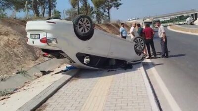 Otomobil ters döndü: 4 yaralı