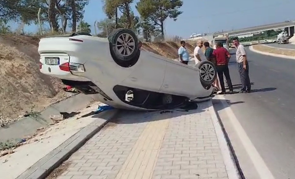 Otomobil ters döndü: 4 yaralı Mersin’in Erdemli ilçesinde meydana gelen kazada otomobil ters döndü 4
