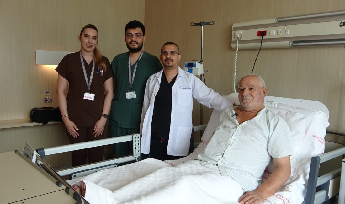 Mersin Şehir Hastanesinde ilk hibrit aort operasyonu başarıyla gerçekleştirildi Mersin Şehir Hastanesi’nde ilk kez torakoabdominal aort anevrizması tanısı alan