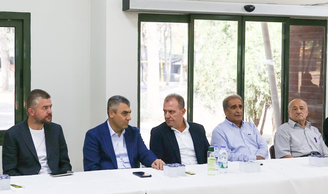 Babası vefat eden Vali Toros’a taziye ziyareti kiye Belediyeler Birliği Başkan Vekili ve Mersin Büyükşehir Belediye Başkanı