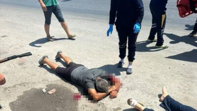 Mersin’in Anamur ilçesinde bir kişi ‘kıskançlık’ yüzünden yol kenarında tartıştığı