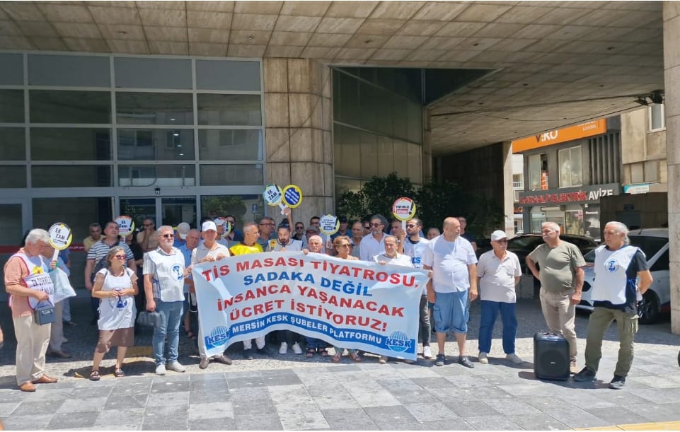 ‘SEFALET, YOKSULLUK VE GÜVENCESİZLİK TEKLİF EDİLDİ!’ KESK Mersin Şubeler Platformu, yoksulluk sınırının üzerinde maaş ve güvenceli