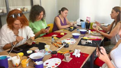 Yenişehir Belediyesi, kadınların sanatsal üretimle buluşmalarını sağlamak amacıyla kurduğu seramik