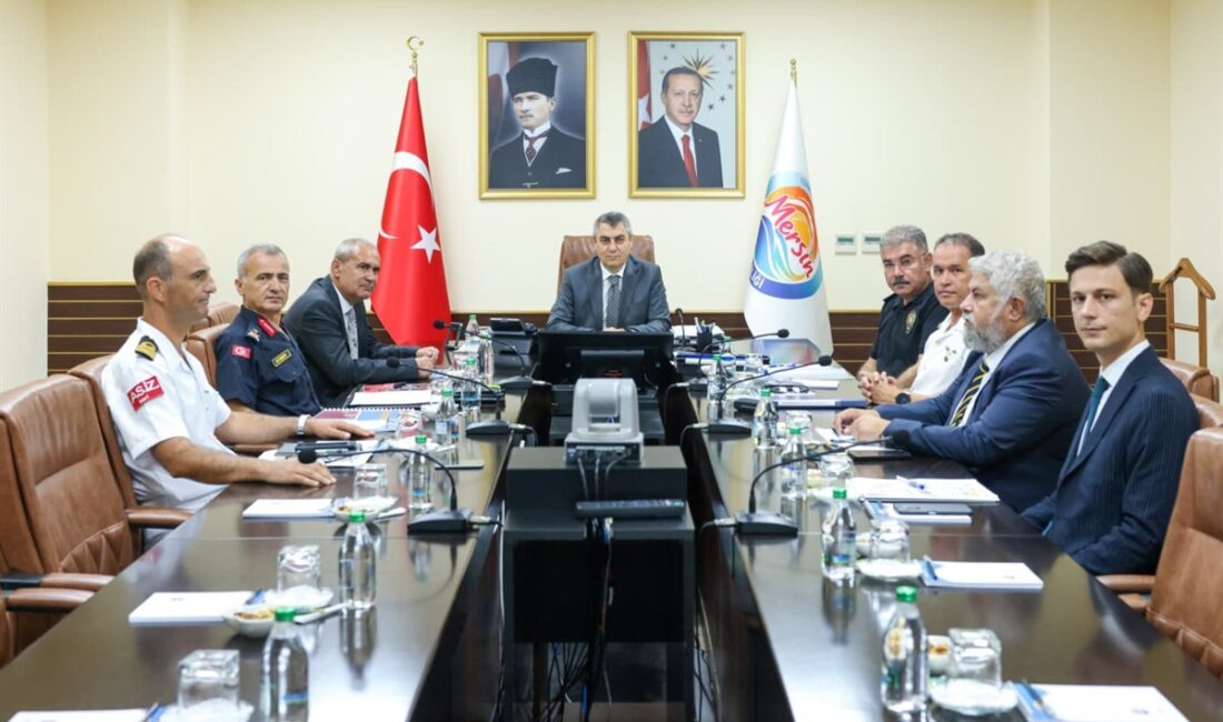 Vali Atilla Toros başkanlığında, Güvenlik ve Asayiş Değerlendirme Toplantısı gerçekleştirildi.