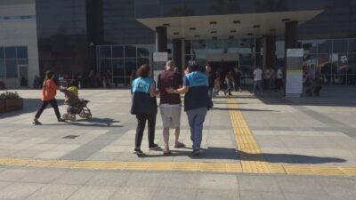 Akdeniz Belediyesi tarafından hayata geçirilen “Onkobüs Servisi”, kanser tedavisi gören