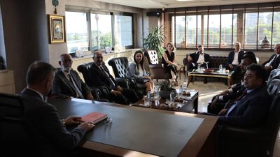 Halk Bankası Yönetim Kurulu Başkanı Recep Süleyman Özdil, ekibiyle birlikte