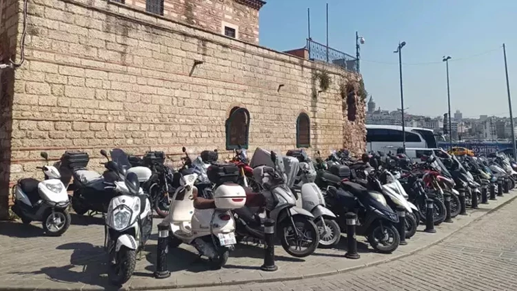 İstanbul Valiliği, motosikletler için yeni bir genelge yayımladı. Genelgede, “Kaldırım,