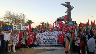 Mersin‘de bir araya gelen Filistin destekçisi grup, Gazze’ye insani yardım