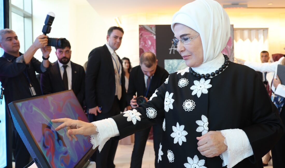 Mersin’den Muz Lifi Ayakkabı New York’ta Cumhurbaşkanı Recep Tayyip Erdoğan’ın eşi Emine Erdoğan’ın himayelerinde, Sanayi ve