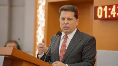 Görevinden uzaklaştırılan Esenyurt Belediye Başkanı Ahmet Özer’in PKK silahlı terör