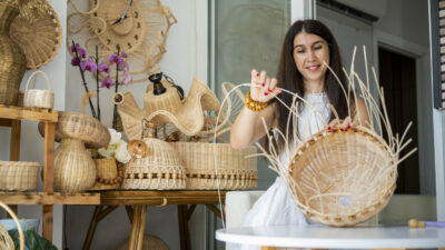 Mersin Büyükşehir Belediyesi’nin üretici kadın stantları, daha fazla kadına ulaşmaya