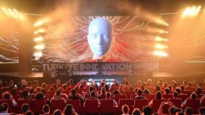 Zamanın hızlandığı, sınırların silikleştiği ve geleceğin bugüne taşındığı bir çağda