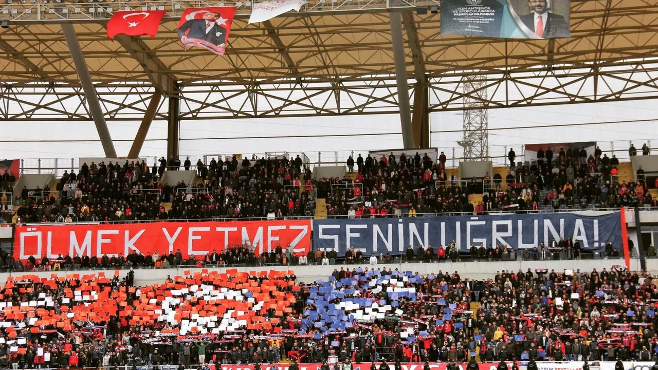 Yeni Mersin İdman Yurdu Teknik Direktörü Bayram Toysal açıklamalarda bulundu. Yeni Mersin