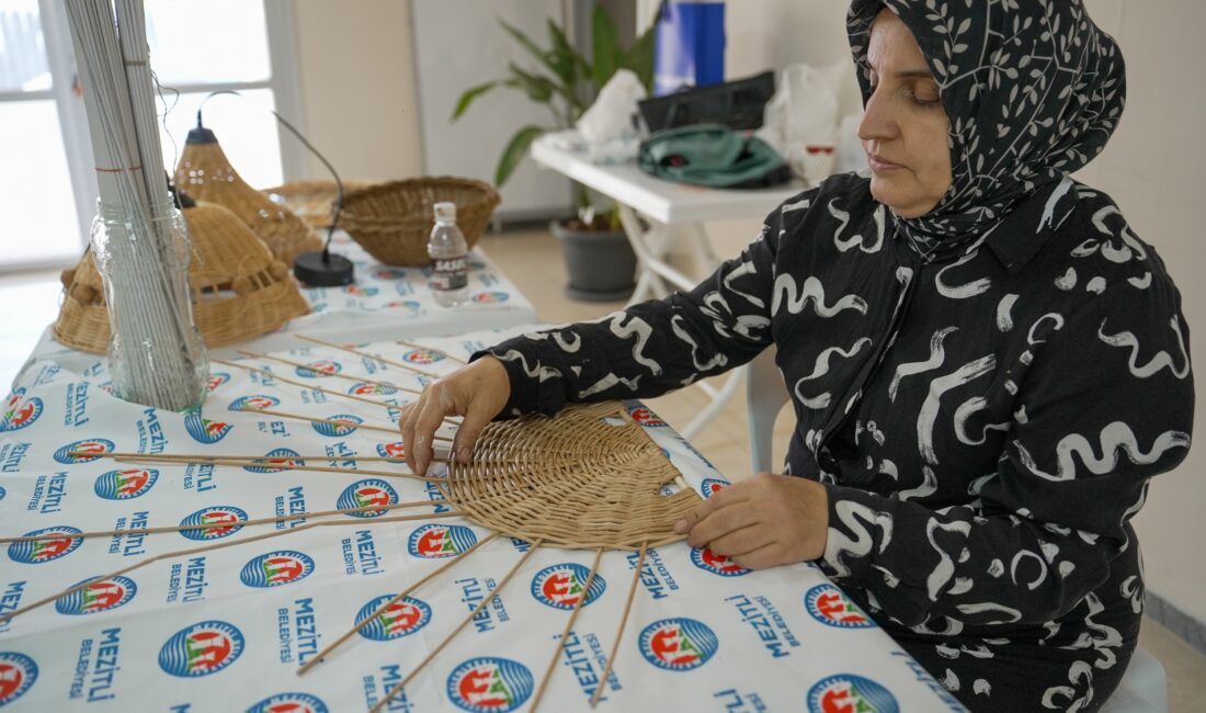 MEZİTLİ’DE KADIN VE AİLE ATÖLYELERİNE YOĞUN İLGİ, Mezitli Belediyesi Kadın ve Aile Hizmetleri Müdürlüğü’ne bağlı Kadın ve