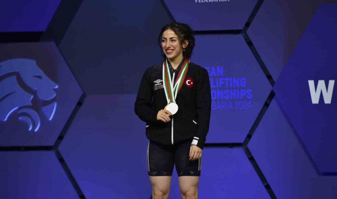 Gamze Altun halterde Avrupa Şampiyonu Gamze Altun halterde Avrupa Şampiyonu oldu. Arnavutluk’ta düzenlenen Gençler ve