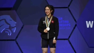 Gamze Altun halterde Avrupa Şampiyonu oldu. Arnavutluk’ta düzenlenen Gençler ve