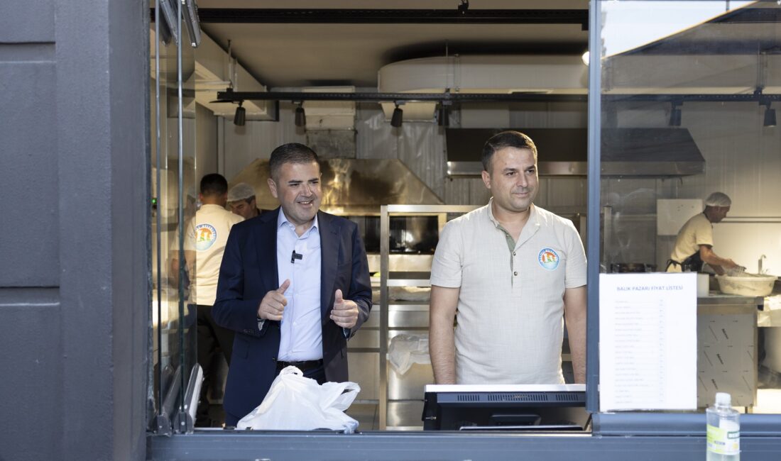 MEZİTLİ BELEDİYESİ, BALIK PAZARI’NI YENİLEYEREK HEM ÜRETİCİYİ HEM TÜKETİCİYİ SEVİNDİRDİ Mezitli Belediyesi, Akdeniz Mahallesi’nde vatandaşların sıkça kullandığı Balık Pazarı pişirim