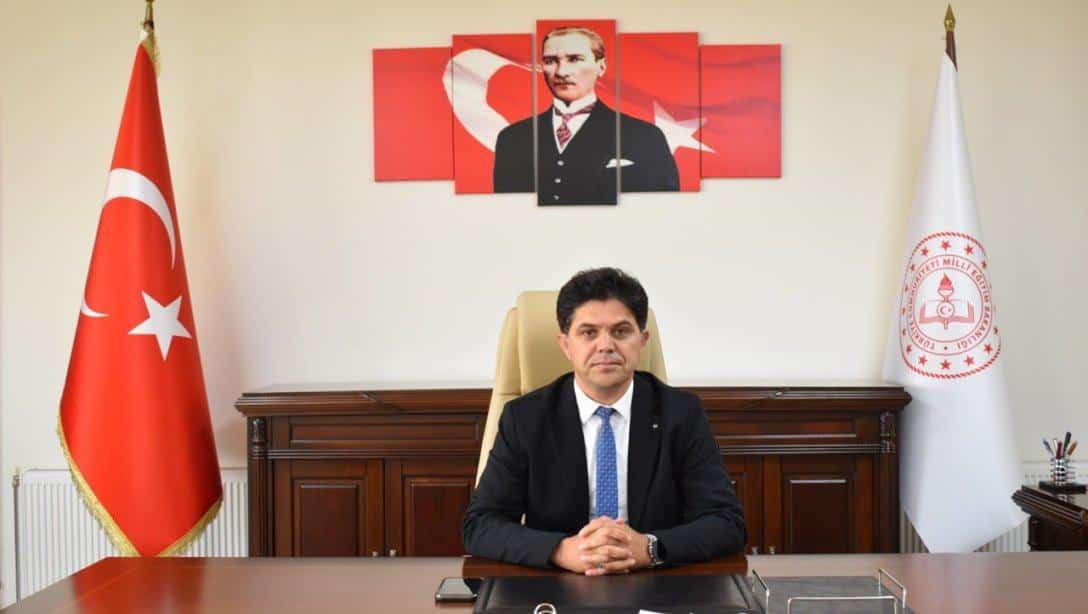 Mersin’de Milli Eğitim Müdürü Muhammed Özdemirci Oldu Mersin eğitim camiasında önemli bir görev değişimi yaşandı. Mersin İl