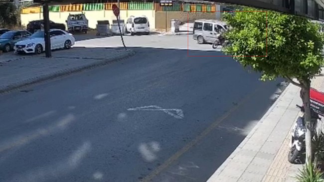 Mersin’in Erdemli ilçesinde 2’si çocuk 4 kişinin olduğu motosiklete ara