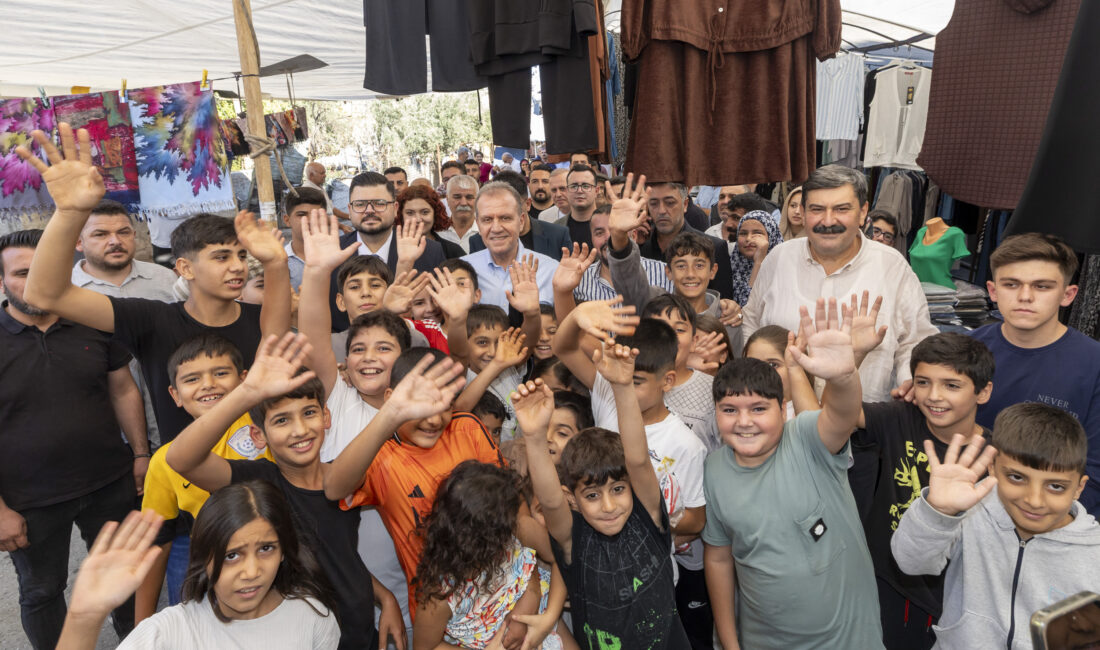 BAŞKAN SEÇER, KURDALİ’DE PAZAR ZİYARETİ YAPTI Türkiye Belediyeler Birliği (TBB) Başkan Vekili ve Mersin Büyükşehir Belediye