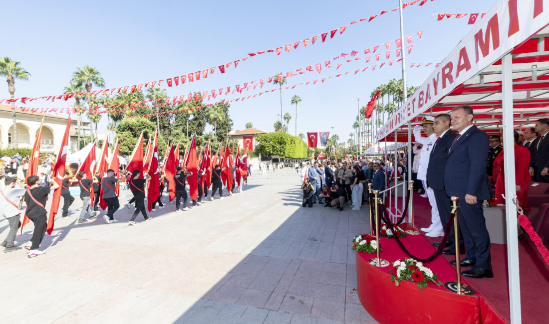 CUMHURİYET COŞKUSU TÜM MERSİN’İ SARDI Türkiye Belediyeler Birliği (TBB) Başkan Vekili ve Mersin Büyükşehir Belediye