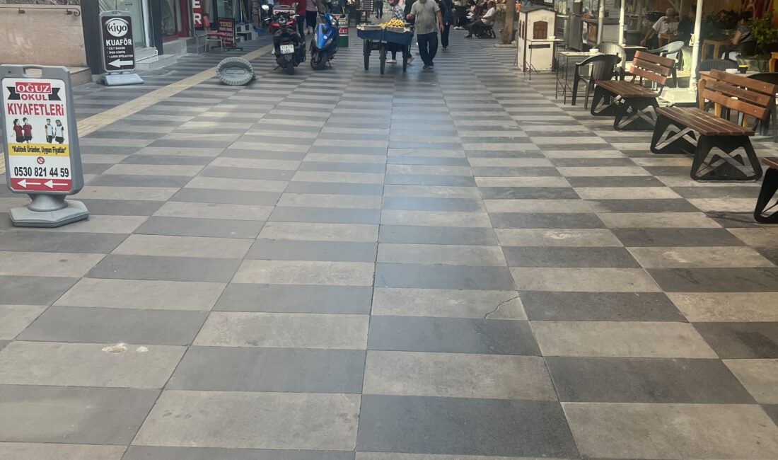 Mersin Çarşısında Fiyatlar: Vatandaş Ne Diyor? Mersin çarşısında vatandaşlarla fiyatları ve büyük marketlerle kıyaslamaları konuştuk. İşte