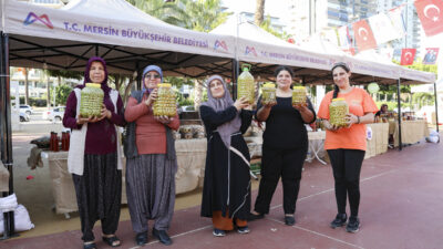 Mersin Büyükşehir Belediyesi’nin üretici kadınlara yönelik destekleri, ‘Hasat Pazarı’nda bir kez