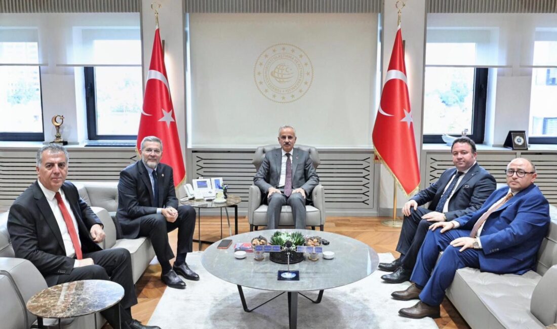 MHP MERSİN MİLLETVEKİLİ DR. LEVENT UYSAL, MERSİN’İN ULAŞIM YATIRIMLARI İÇİN TEMASLARINI SÜRDÜRÜYOR Milliyetçi Hareket Partisi Mersin Milletvekili ve MYK Üyesi Dr. Levent