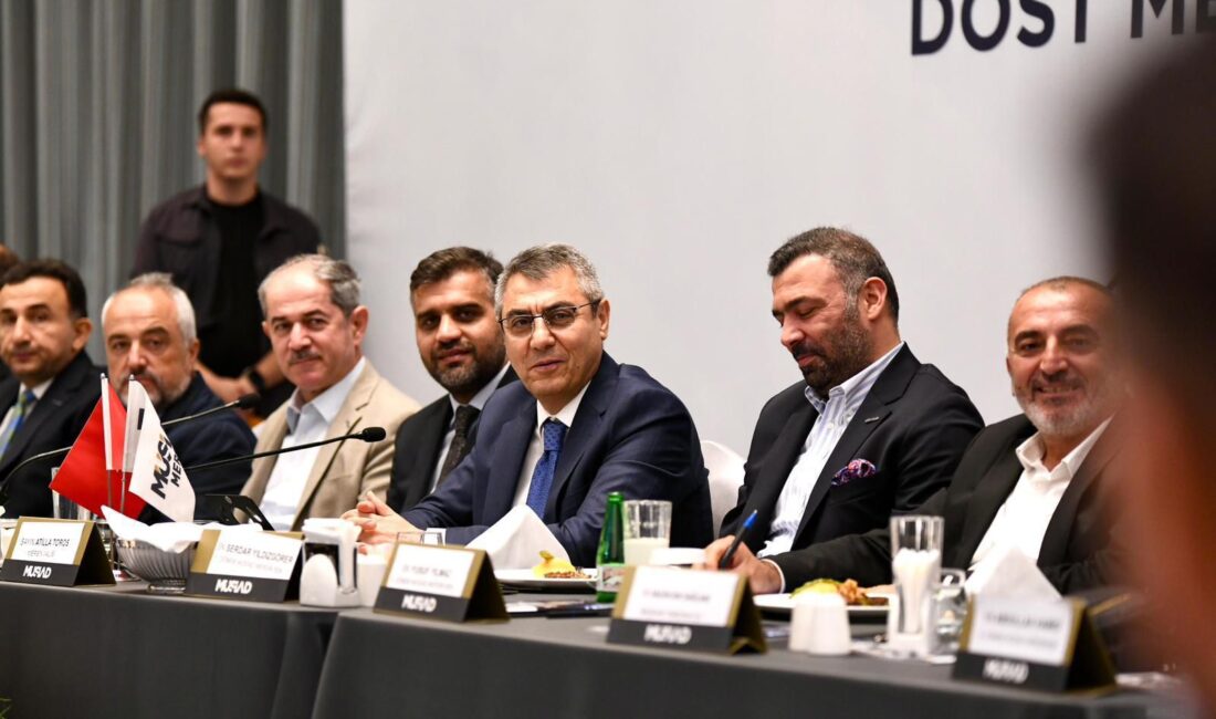 Vali Toros, MÜSİAD üyeleriyle Dost Meclisi’nde buluştu Mersin Valisi Atilla Toros, Müstakil Sanayici ve İş adamları Derneği