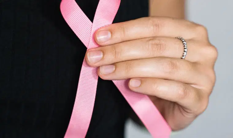 “Her 8 kadından biri, hayatının bir safhasında meme kanserine yakalanır” Meme kanserinin kadınlarda en sık görülen ikinci kanser olduğunu aktaran